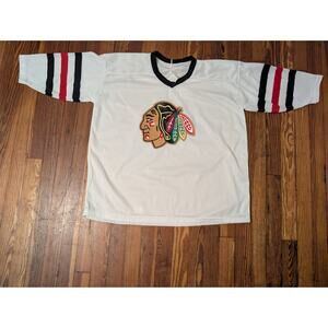 Chicago Blackhawks VTG Maska Mens L/XL Jersey in good condition.